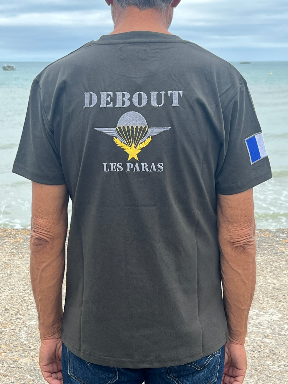 BRC158 T_SHIRT HOMME KAKI DEBOUT LES PARAS